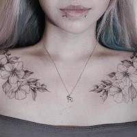 Simétrico pintado por Zihwa tatuagem de lindas flores