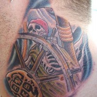 Le tatouage 3D avec un squelette près de la roue de navire