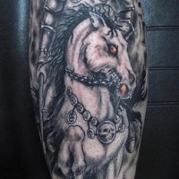 Tatuaggio grande il guerriero sul cavallo