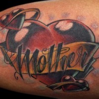 Le tatouage 3D de cœur pour l'amour de la maman