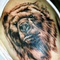 Tatuaggio realistico orso marrone