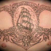 Tatuaje en el pecho Gran barco de vela