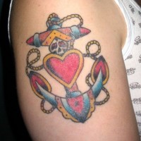 Schönes Herz auf Anker mit Schädel farbiges Tattoo