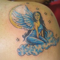Tatuaje Chica ángel en la nube en el cielo nocturno