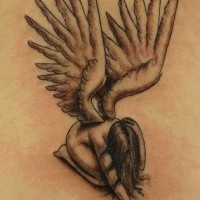 Tatuaje 3d Chica ángel en el dolor