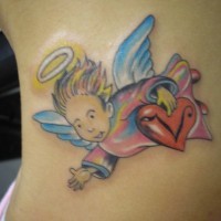 Tatuaje Angelito lleva el amor de San Valentín