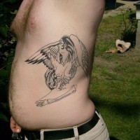 Un ange nu avec des ailles tatouage
