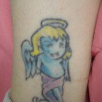 Tattoo von kleinem Engelchen in der Knöchelgegend