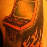tatuaje de la clásica estación de juego de arcade