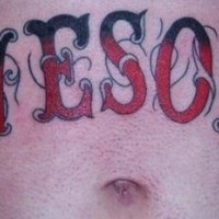 impressionante tatuaggio stomaco leggere tra le righe