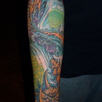 Le tatouage d'éléments de la nature sur le bras