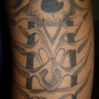 Le tatouage de totem biomécanique avec un œil