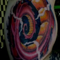 polipo spirale viola tatuaggio