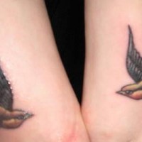 Two sparrows on both hands
