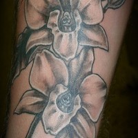 Schwarze und weiße Orchideen Blumen Tattoo