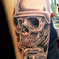 Skull in wwo german helmet tattoo