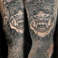 demonio in fiamma manicotto tatuaggio