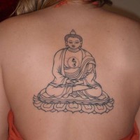 Meditierender Buddha Tattoo am Rücken
