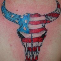 USA toro cranio patriotico tatuaggio
