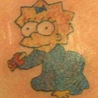 Maggie Simpson Tattoo in Farbe