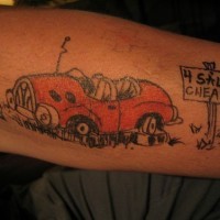 Altes gebrochenes Auto für Verkauf Tattoo