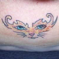 Tatouage de visage de chat coloré