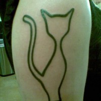 Minimalistische Silhouette einer Katze Tattoo