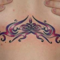 celtico tribale colorato tatuaggio