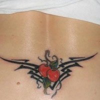 ciliegia tribale tatuaggio sulla parte bassa della schiena