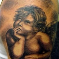 classico cherubino riflessivo tatuaggio
