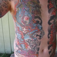 Tattoo von Seemonster auf der Brust