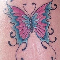 Bunter Schmetterling Tattoo