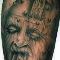 tatuaje negro de zombi asesinado