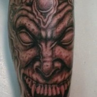 tatuaje en el brazo de demonio príncipe