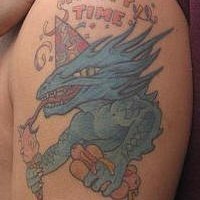 Party time Dinosaurier farbiges Tattoo