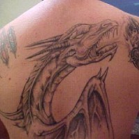 Le tatouage de tout le dos de dragon de Moyen Âge