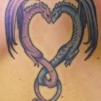 Zwei Drachen Herz Tattoo