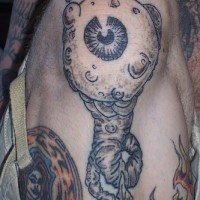 Dämonischer Augapfel Tattoo