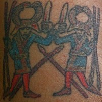 Ägyptischer Stil Tattoo mit zwei Kriegern