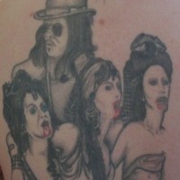 Tatouage de Dracula raffiné avec ses vampiresses
