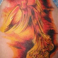 fenice in fuoco opera d'arte tatuaggio