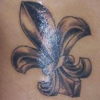 Le tatouage 3D du symbole de  fleur de lyse