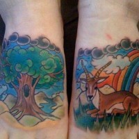 Tatuaje en el pie, ciervo en la naturaleza y el arco iris