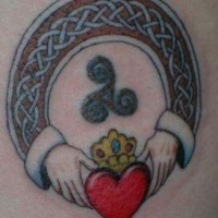 amicizia irlandese simbolo anello tatuaggio