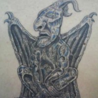 Tribal Skulptur der Gargoyle Tattoo