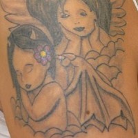 bene e male cherubini in colore tatuaggio