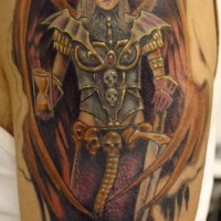 Gotisches Tattoo von Krieger mit Flügeln