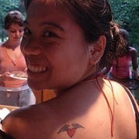 Piccolo cuore con ali tatuaggio sulla schiena