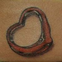Cuore rosso illiquidito tatuaggio