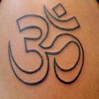 Hindu om symbol tattoo